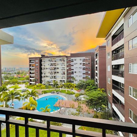 * * *H Incomparable Value Iloilo City Exterior photo