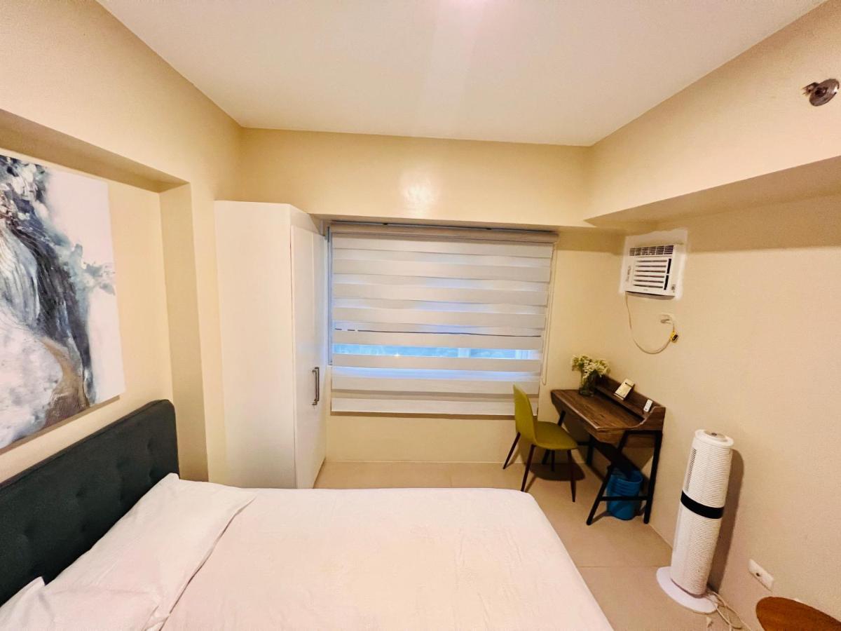 * * *H Incomparable Value Iloilo City Exterior photo