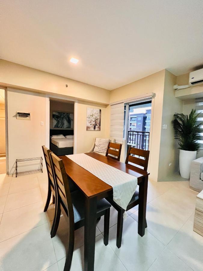 * * *H Incomparable Value Iloilo City Exterior photo