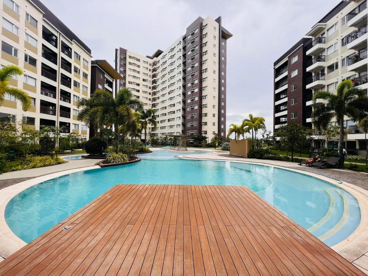 * * *H Incomparable Value Iloilo City Exterior photo