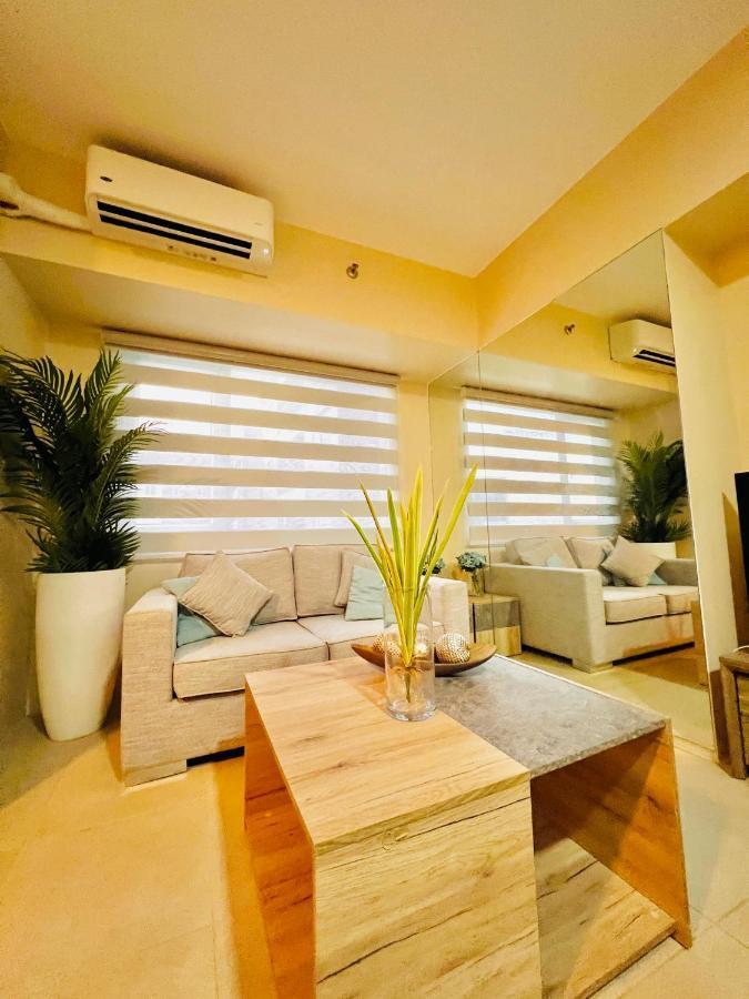 * * *H Incomparable Value Iloilo City Exterior photo