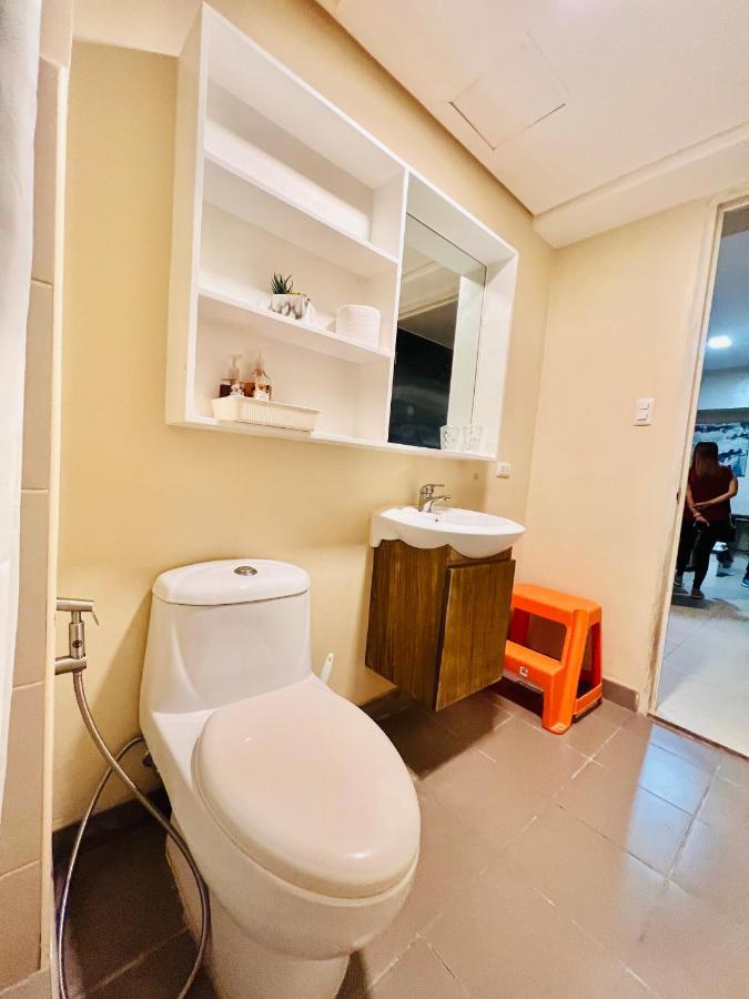 * * *H Incomparable Value Iloilo City Exterior photo