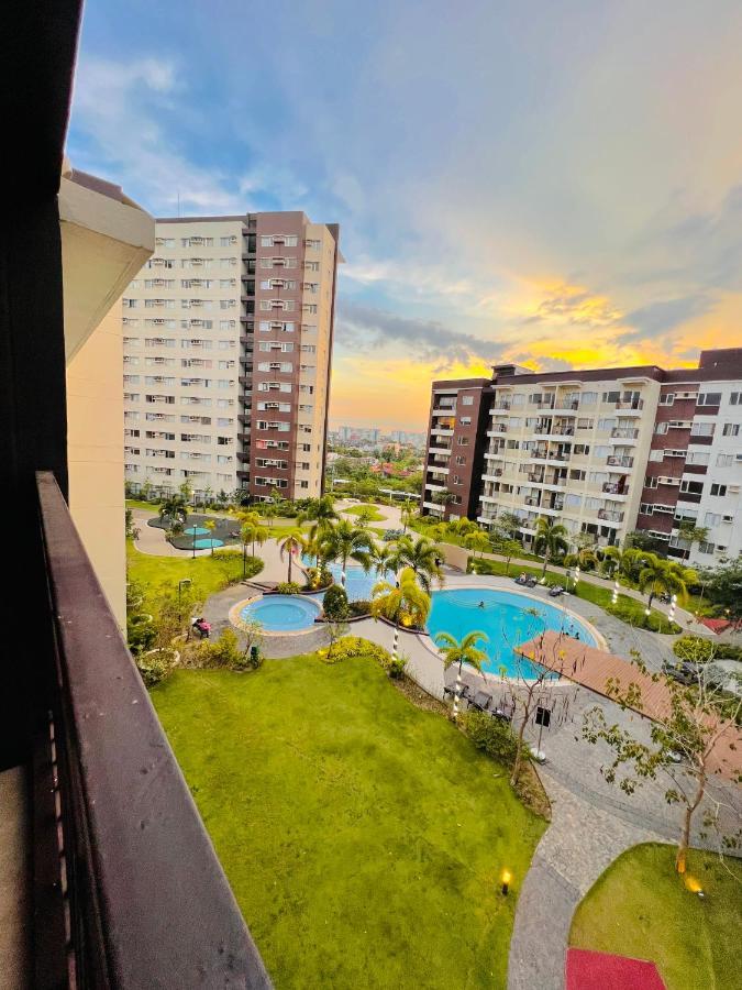 * * *H Incomparable Value Iloilo City Exterior photo