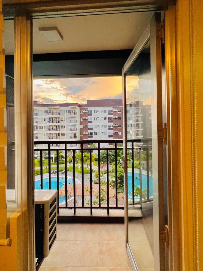 * * *H Incomparable Value Iloilo City Exterior photo