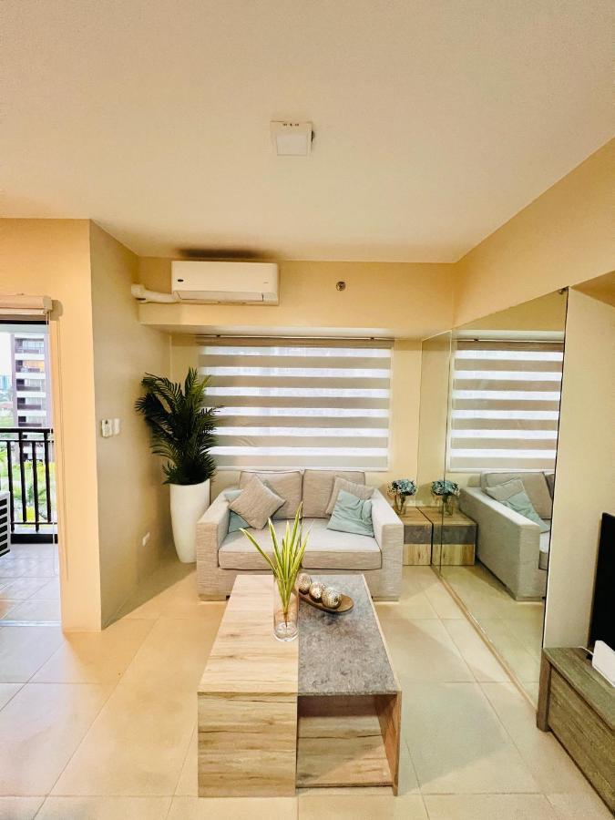 * * *H Incomparable Value Iloilo City Exterior photo