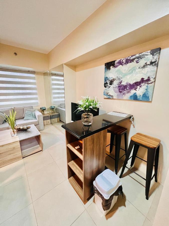 * * *H Incomparable Value Iloilo City Exterior photo