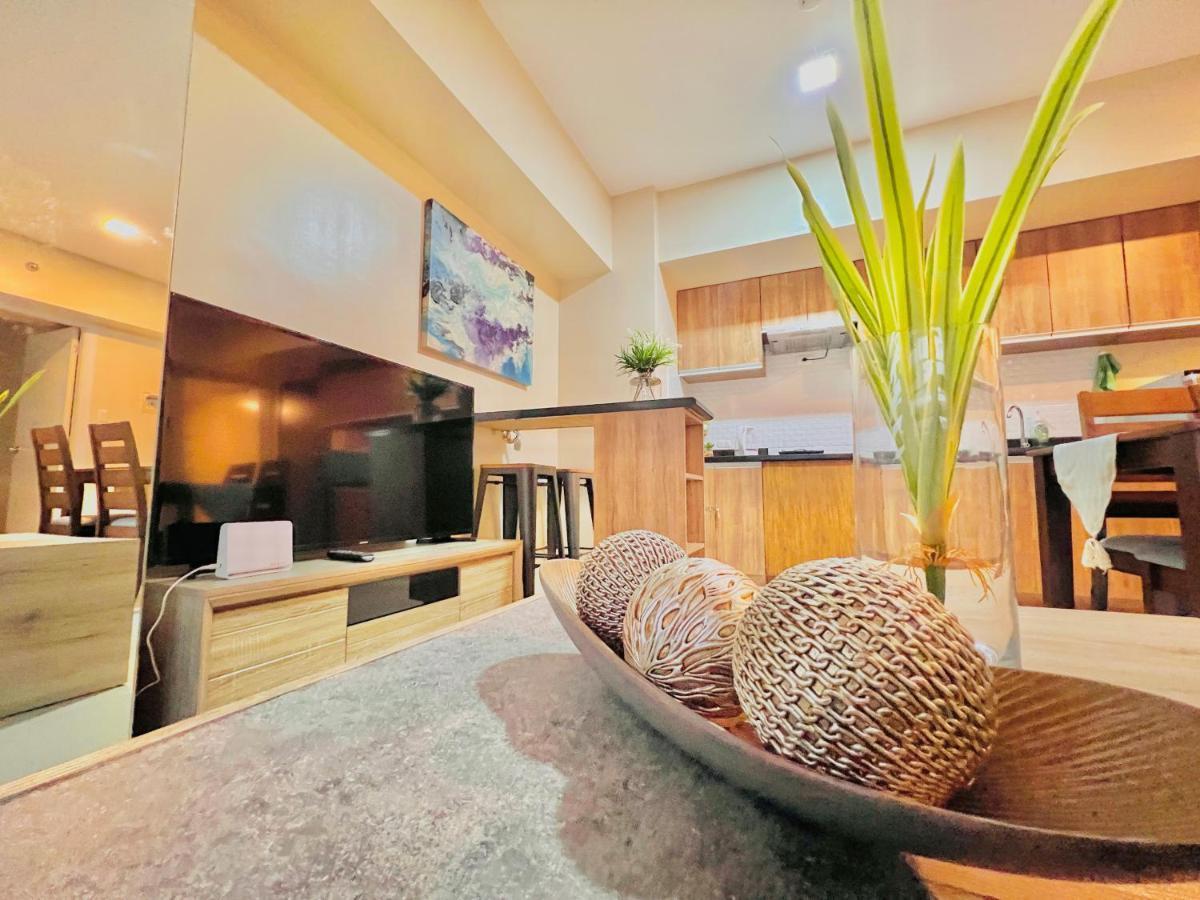 * * *H Incomparable Value Iloilo City Exterior photo